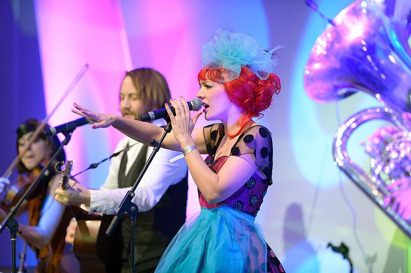 Gabby Young and Other Animals