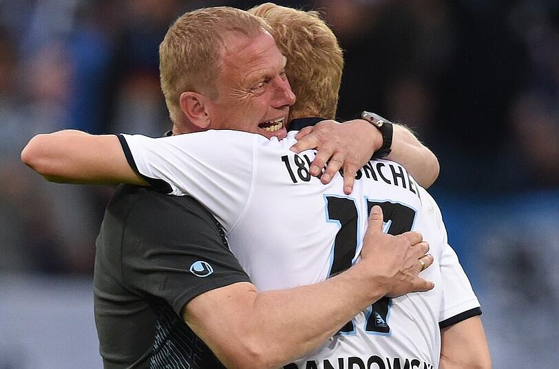 Jubel über das 1:0 in Frankfurt: Der TSV 1860 fährt wichtige drei Punkte im Abstiegskampf ein.
