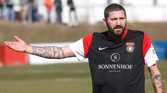 Hat seit fünf Spielen nicht mehr für die SG Sonnenhof Aspach getroffen und fehlt in der nächsten Partie Gelb-gesperrt: Ex-Löwe Sascha Mölders, jetzt spielender Co-Trainer beim abstiegsbedrohten Südwest-Regionalligisten.