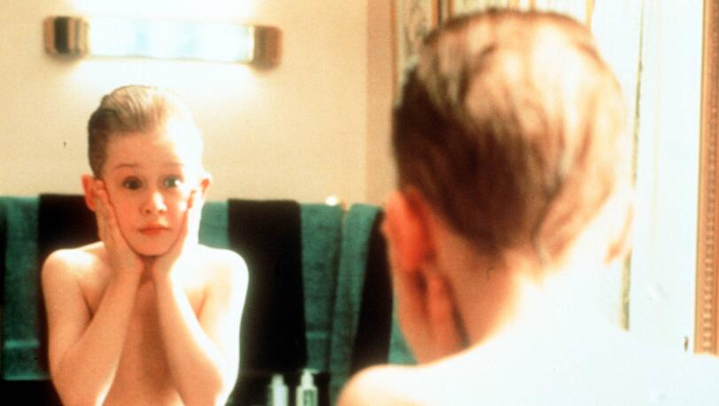 Beliebte Szene: Kevin McCallister steht im Badezimmer seiner Eltern und trägt Aftershave auf, gefolgt von einem ohrenbetäubenden Schrei.