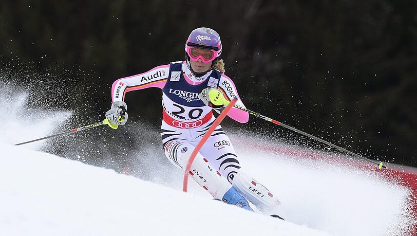 Doppel-Olympiasiegerin Maria Höfl-Riesch hat
bei der alpinen Ski-WM in Schladming Gold in der Super-Kombination
gewonnen Doppel-Olympiasiegerin Maria Höfl-Riesch hat
bei der alpinen Ski-WM in Schladming Gold in der Super-Kombination
gewonnen