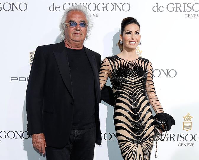 Dem Sex-Appeal von Flavio Briatore scheint es keinen Abbruch getan zu haben, dass er in den vergangenen Jahren etwas aus der Form geraten ist. Die 30 Jahre jüngere Elisabetta Gregoraci hat 2008 trotzdem Ja gesagt und ihm auch noch einen Sohn geschenkt.