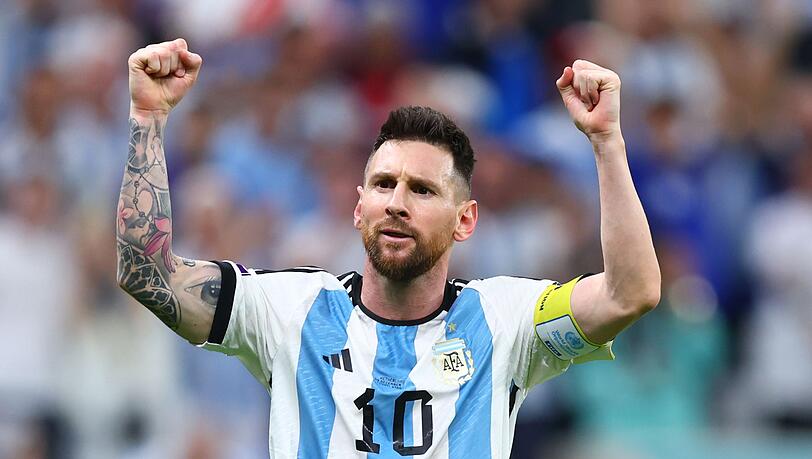 Kapitän Messi erhöhte per Elfmeter auf 2:0.