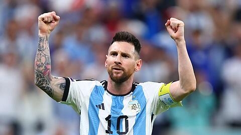 Kapitän Messi erhöhte per Elfmeter auf 2:0.