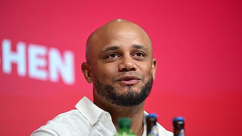 Vincent Kompany wird als neuer Trainer vorgestellt.