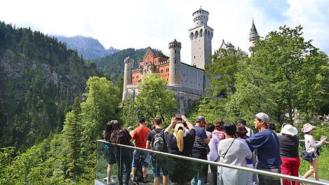Schloss Neuschwanstein kann man an sofort nur noch von außen sehen &ndash; es ist wie alle Schlösser zu.