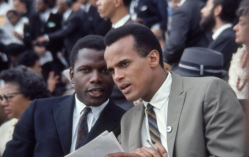 Vereint in der Bürgerrechtsbewegung: Sidney Poitier (links) und Harry Belafonte am 28. August 1963 in Washington DC vor einer Ansprache.