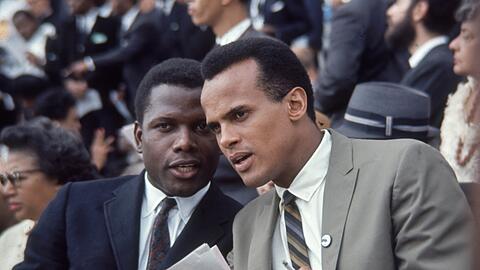 Vereint in der Bürgerrechtsbewegung: Sidney Poitier (links) und Harry Belafonte am 28. August 1963 in Washington DC vor einer Ansprache.