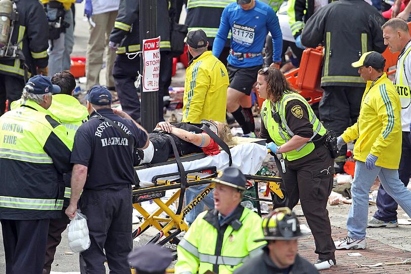Drei Tote und mehr als 140 Verletzte - Bilder vom Bombenterror in Boston