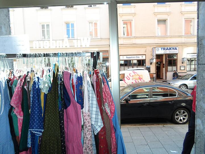 Trachten gibt es hier auch second hand.