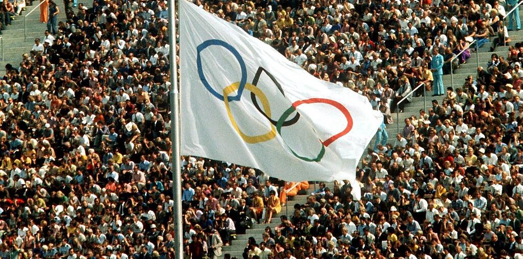 Dorfklatsch 1.000 Mark Strafe für Fahnendieb Abendzeitung München