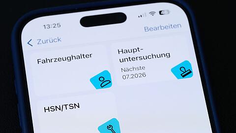 Die App wurde vom Kraftfahrt-Bundesamt und der Bundesdruckerei entwickelt.