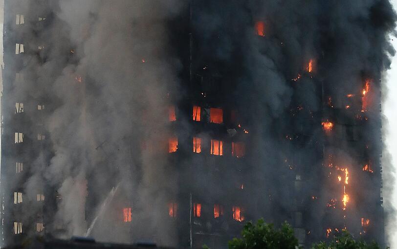 Das Hochhaus brennt vom 2. bis zum 27. Stock, Menschen wurden von den Flammen eingeschlossen - Bilder vom Inferno im Londoner Stadtbezirk Royal Borough of Kensington and Chelsea