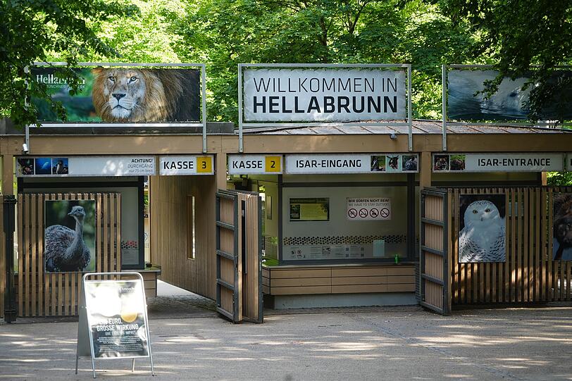 Der Eingang zum M&uuml;nchner Tierpark Hellabrunn am Ende der Thalkirchner Br&uuml;cke.