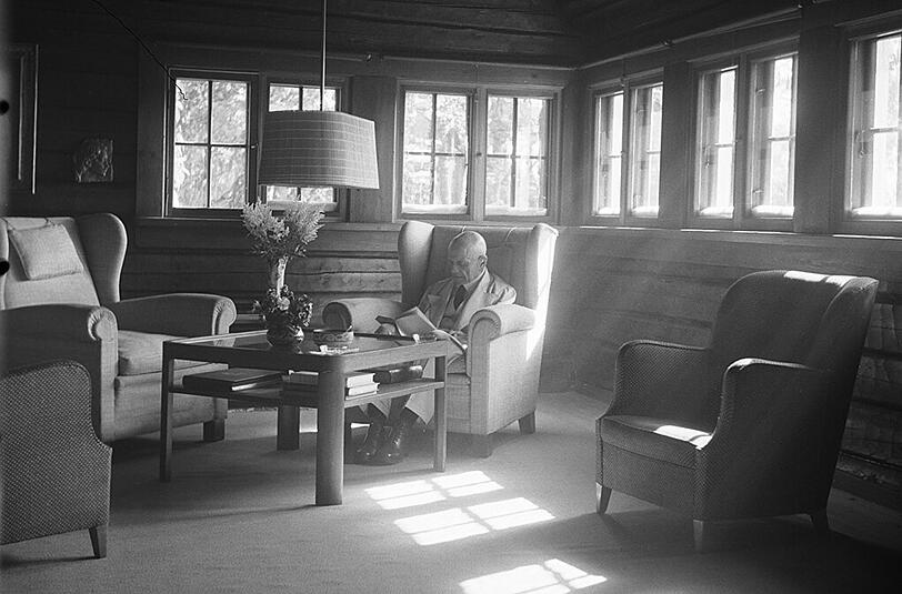 Der alte Jean Sibelius in seiner Villa Ainola in Järvenpää nahe Helsinki.
