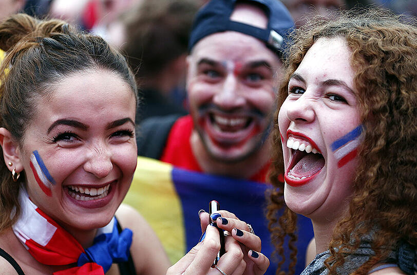 Es gibt nicht nur das hässliche Fan-Gesicht dieser Euro 2016. Sondern auch das schöne und kuriose. Sehen Sie hier die Bilder in unserer Galerie.