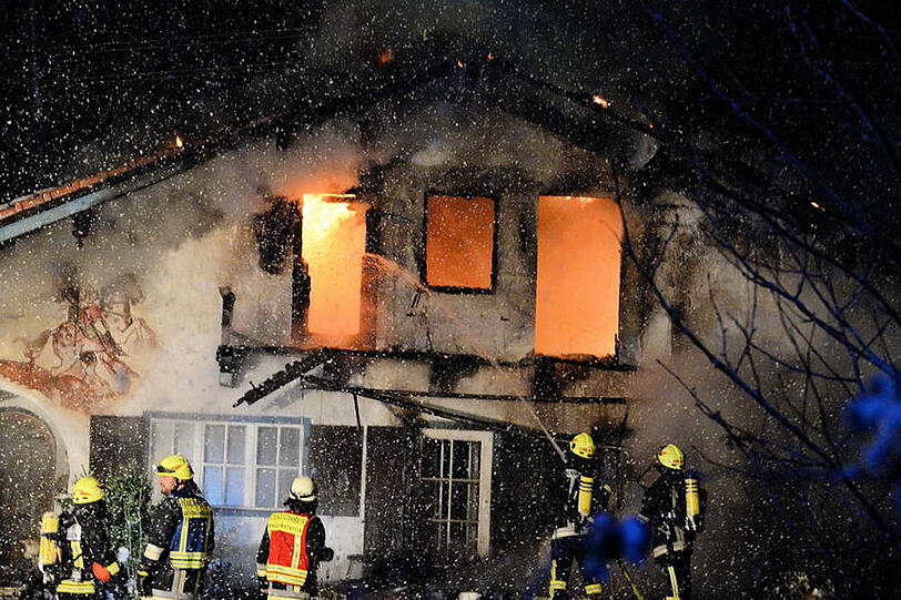 Wohnhausbrand in Unterwössen: Die Bilder vom Einsatz