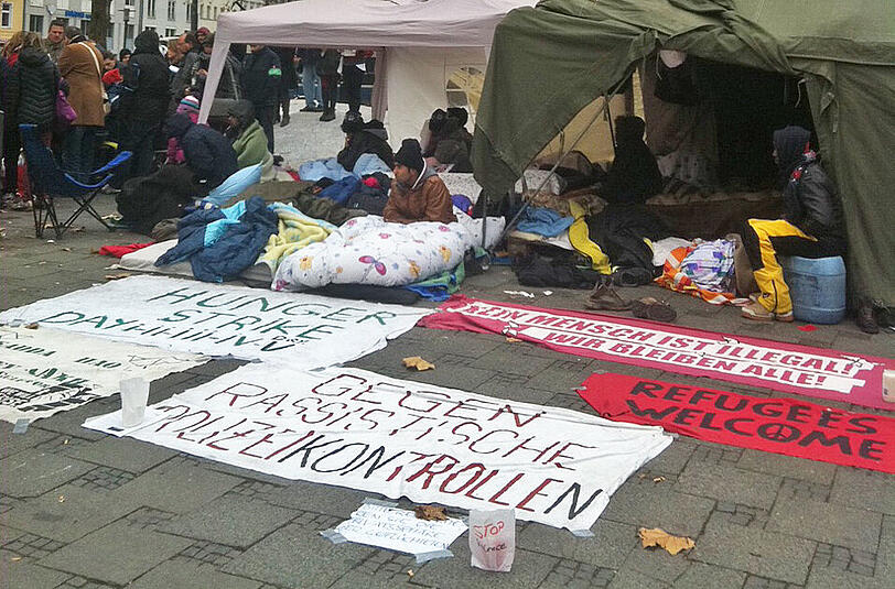 Die Streik-Maßnahmen werden immer schärfer: Die Flüchtlinge am Sendlinger Tor wollen seit Mittwoch keine Flüssigkeit mehr zu sich nehmen.
