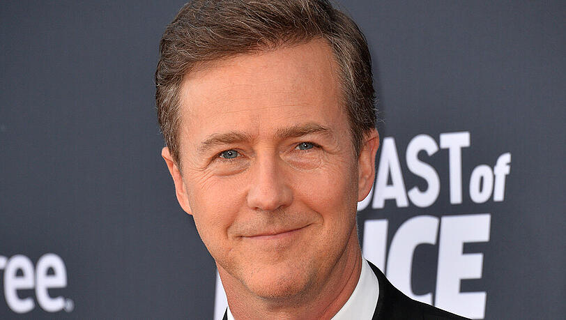 Schauspieler Edward Norton würde seinen Sohn am liebsten vor der Smartphone-Welt beschützen Schauspieler Edward Norton würde seinen Sohn am liebsten vor der Smartphone-Welt beschützen