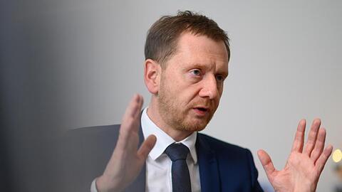 Michael Kretschmer (CDU), Ministerpräsident von Sachsen, im Gespräch mit der Deutschen Presse-Agentur.