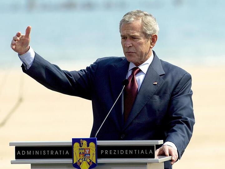 George Bush auf dem Nato-Gipfel in Bukarest