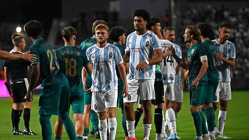Die Spieler von 1860 München waren frustriert nach dem 2:2 gegen Augsburg II. Die Spieler von 1860 München waren frustriert nach dem 2:2 gegen Augsburg II.