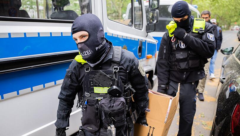 Eine bundesweite Razzia im Zuge der Ermittlungen hatte für viel Aufmerksamkeit und scharfe Kritik gesorgt. (Archivbild) Eine bundesweite Razzia im Zuge der Ermittlungen hatte für viel Aufmerksamkeit und scharfe Kritik gesorgt. (Archivbild)