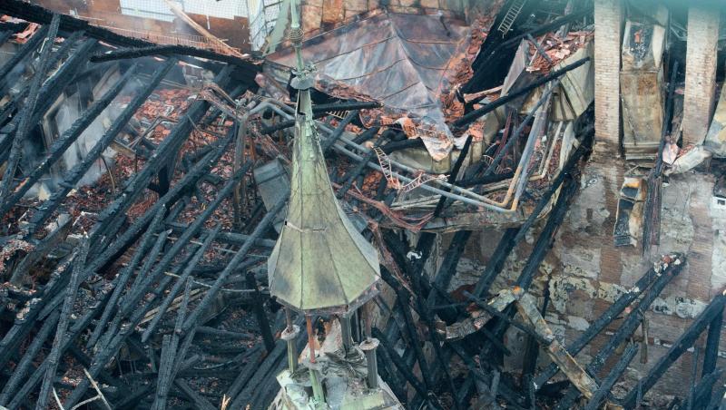 Das Rathaus in Straubing nach dem Brand. Foto: Armin Weigel/Archiv Das Rathaus in Straubing nach dem Brand. Foto: Armin Weigel/Archiv