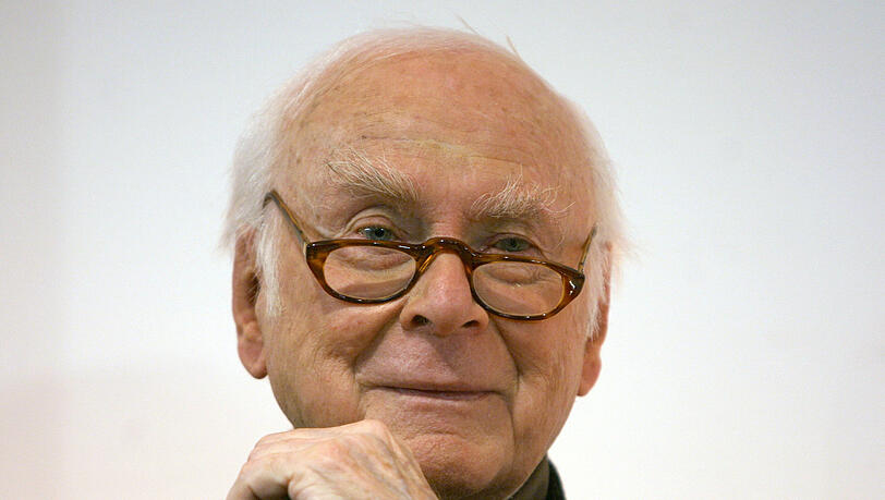 Vicco von Bülow alias Loriot war Zeit seines Lebens ein prägender deutscher Humorist. Vicco von Bülow alias Loriot war Zeit seines Lebens ein prägender deutscher Humorist.