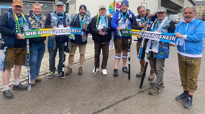 Sind beim TSV 1860 Kult: die Fahnenschwenker.