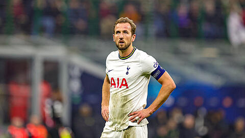 Wartet weiter auf einen Wechsel zum FC Bayern: Star-Stürmer Harry Kane.