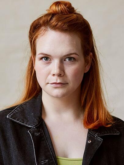 Maximiliane Haß wurde 1991 in Aachen geboren. Sie studierte Schauspiel in Hannover und war von 2017 bis 2023 im Ensemble des Schauspielhaus Graz. Seit dieser Saison ist sie Ensemblemitglied am Volkstheater. Maximiliane Haß wurde 1991 in Aachen geboren. Sie studierte Schauspiel in Hannover und war von 2017 bis 2023 im Ensemble des Schauspielhaus Graz. Seit dieser Saison ist sie Ensemblemitglied am Volkstheater.