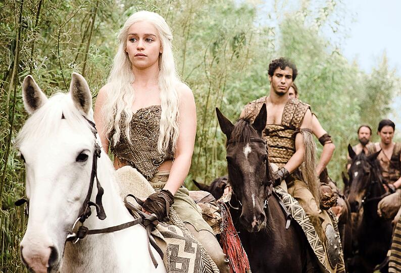 Sie ist der Hingucker für die männlichen Fantasy-Freunde: Die schöne Emilia Clarke spielt Prinzessin Daenerys Targaryen