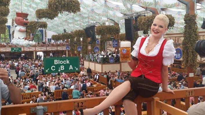 Dschungelcamp-Star Melanie Müller ließ sich das Oktoberfest nicht entgehen.