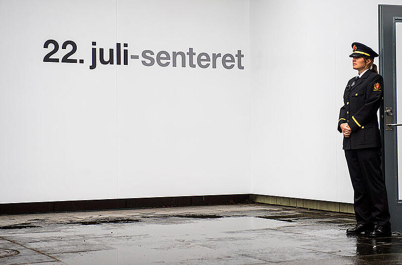 Zum Gedenken wurde eine Ausstellung zu den Anschlägen eröffnet.