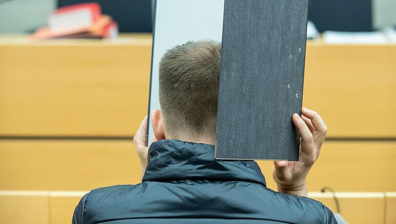 Die Verhandlung wird am 11. März fortgesetzt. Dann sollen vier weitere Angehörige missbrauchter Kinder vernommen werden. Die Verhandlung wird am 11. März fortgesetzt. Dann sollen vier weitere Angehörige missbrauchter Kinder vernommen werden.