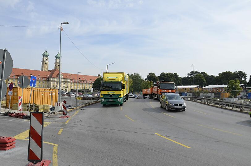 Die Neugestaltung des Luise-Kiesselbach-Platzes beschäftigt den Stadtrat.