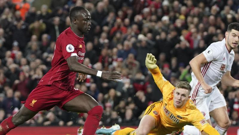 Liverpools Sadio Mané (l) erzielte das 2:0 gegen Sheffield United.