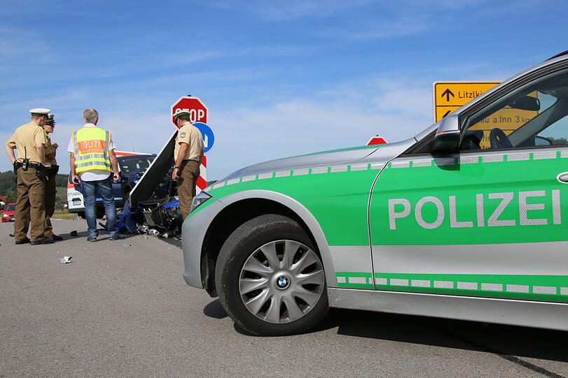 Schrecklicher Unfall auf der Kreisstraße MÜ25 in Richtung Waldkraiburg: Ein Rollerfahrer erlag seinen schweren Verletzungen!
