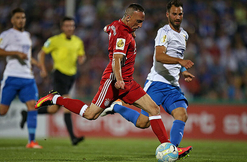 Franck Ribéry, Note 1: Brillanter Aufritt des Franzosen, der zwei Lewy-Treffer vorbereitete und von Jena zu keiner Zeit zu bändigen war. In dieser Form unersetzlich, aber wieder Hitzkopf-Alarm.