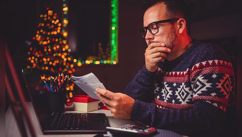 Vielen bereitet die bevorstehende Stromrechnung nach der Weihnachtszeit Sorgen.