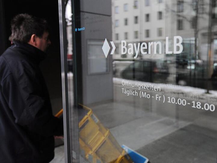 Laut der aktuellen Satzung der BayernLB muss den Kontrolleuren grundsätzlich grobe Fahrlässigkeit nachgewiesen werden, um Schadenersatz zu verlangen.