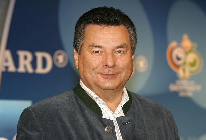 Ab Januar 2013 wird Alexander Bommes die Sendung "Sportschau live - Boxen im Ersten" moderieren. Dies beschlossen die ARD-Sportchefs. Bommes löst damit Waldemar Hartmann (Foto) ab.