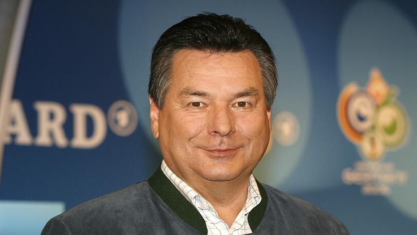 Ab Januar 2013 wird Alexander Bommes die Sendung "Sportschau live - Boxen im Ersten" moderieren. Dies beschlossen die ARD-Sportchefs. Bommes löst damit Waldemar Hartmann (Foto) ab. Ab Januar 2013 wird Alexander Bommes die Sendung "Sportschau live - Boxen im Ersten" moderieren. Dies beschlossen die ARD-Sportchefs. Bommes löst damit Waldemar Hartmann (Foto) ab.