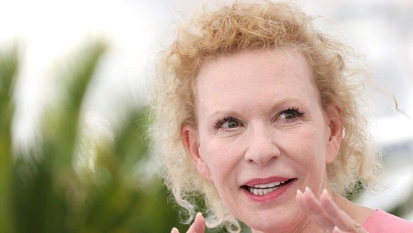 Sunnyi Melles, Schauspielerin aus der Schweiz, beim Fototermin für den Film "Triangle of Sadness" während des 75. Filmfestivals in Cannes.