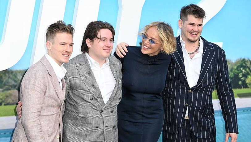 Roan Bronstein, Quinn Stone, Sharon Stone und Laird Stone (von links).