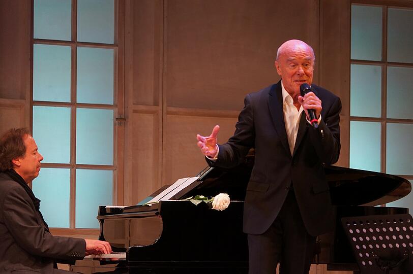 Singt zum Abschied leise Servus: Michael Heltau.