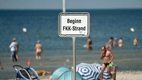 FKK-Strand in St. Peter-Ording: Nach Expertenmeinung droht FKK in der Bedeutungslosigkeit zu versinken.