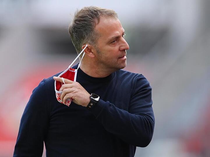 Bayern-Trainer Hansi Flick lobte die Aktion als "klares Statement" des Vereins.