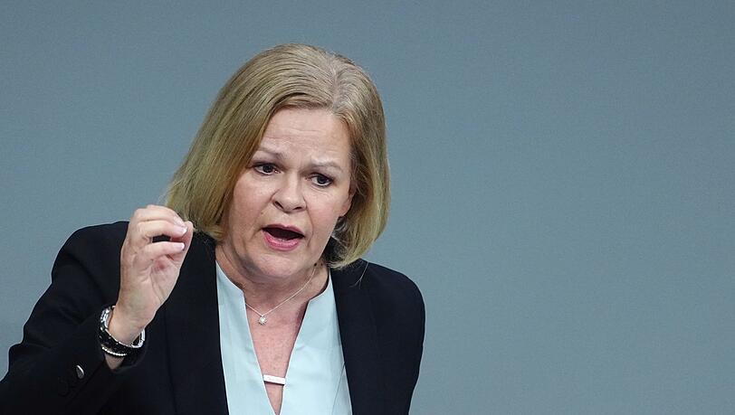 Bundesinnenministerin Nancy Faeser nannte die Tat in Gera ein grauenhaftes Verbrechen und forderte stärkeren Schutz für Frauen. (Archivbild)
